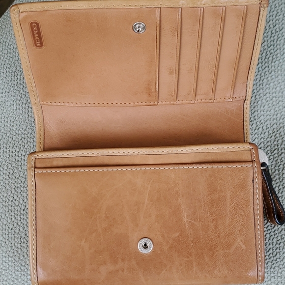 Coach Tan Wallet - Picture 3 of 4